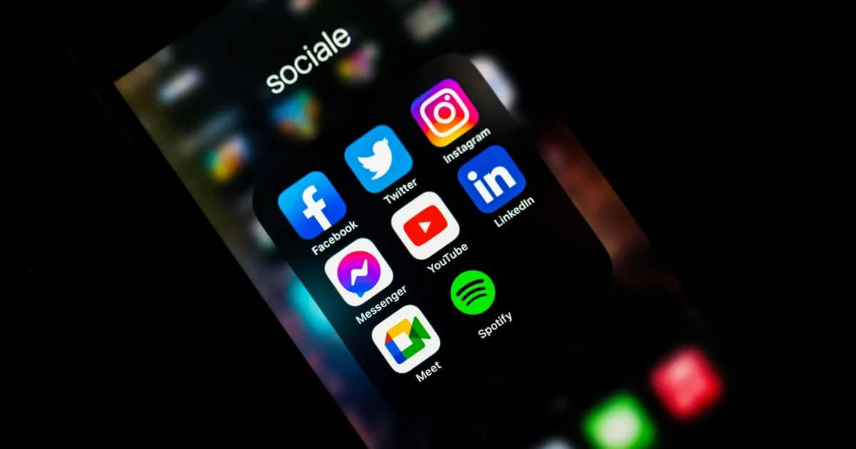 Social media pals aren’t necessarily making you feel less lonely, finds research