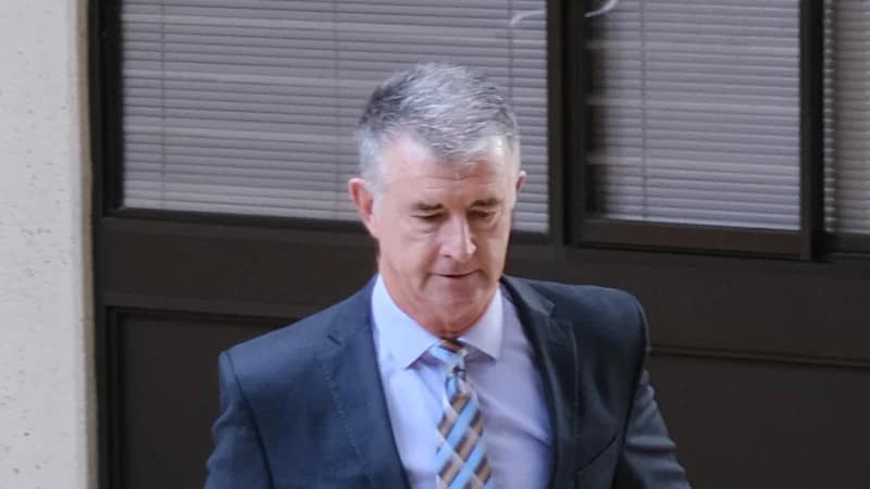Queensland minister Tim Mander referred to federal police over electoral enrolment saga